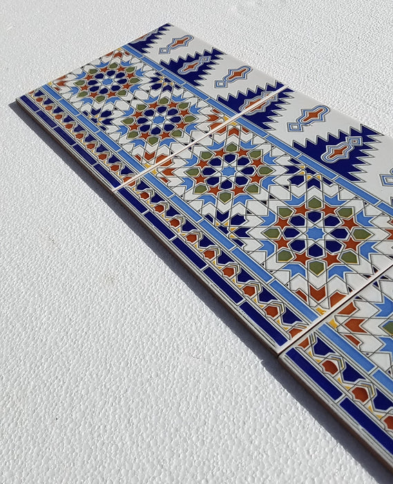 Moroccan border tile