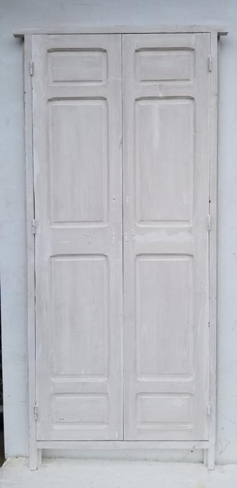 White moorish double door