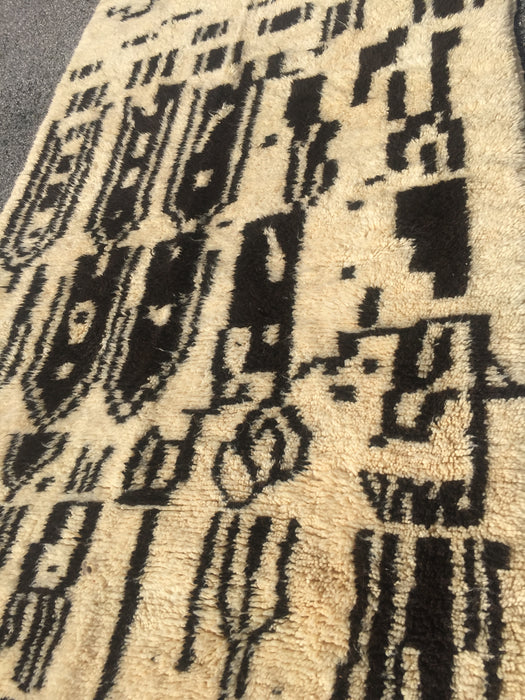 11ft by 5ft Moroccan beni Ourain carpet