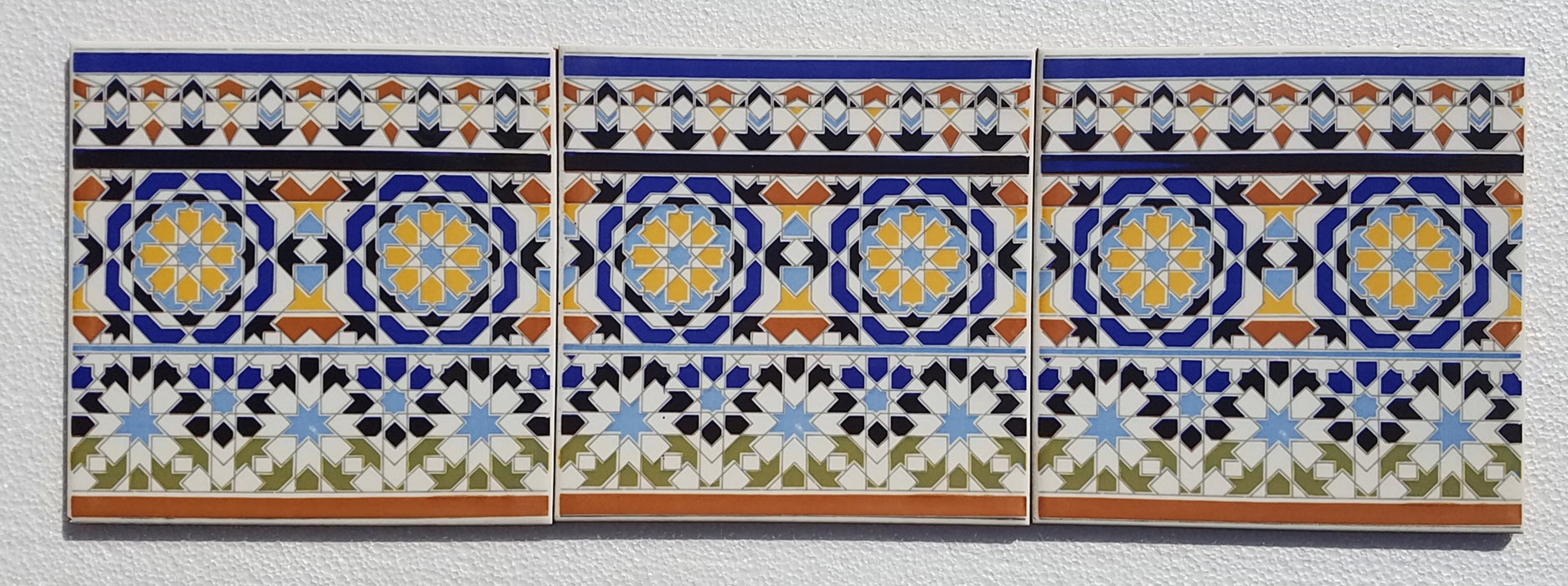 Moorish border tile