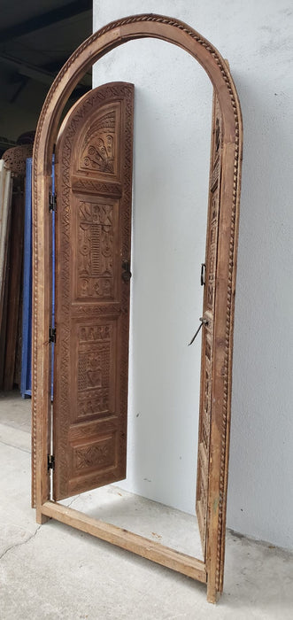 Arch moorish interior door