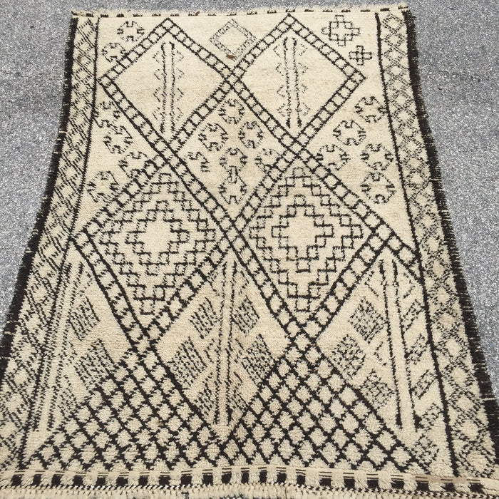Atlas vintage beni Ourain carpet
